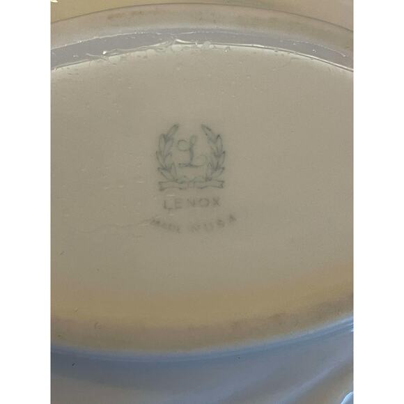 Vintage Lenox USA Classic Scalloped Acanthus Leaf Porcelian Leaf/Bowl Decor - Picture 3 of 11